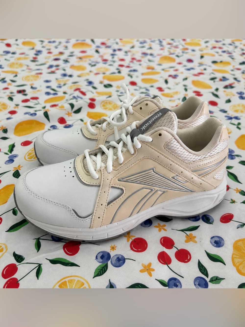 New/No Box! Reebok Women’s Sneakers, US 8.5, White, Cream, & Silver Color Combo